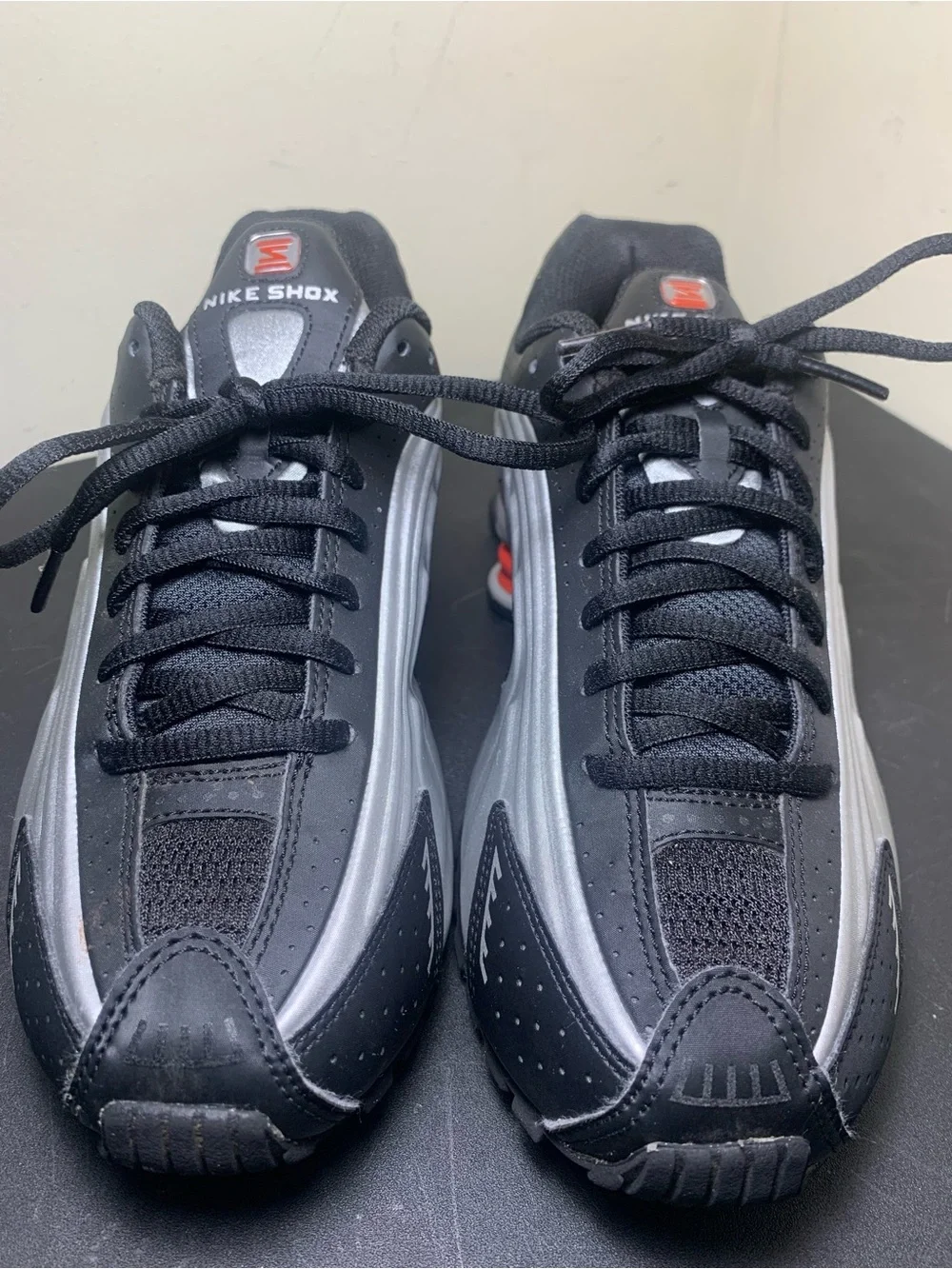 Youth Nike Shox Sneakers (Size 5Y US) Great Condition
